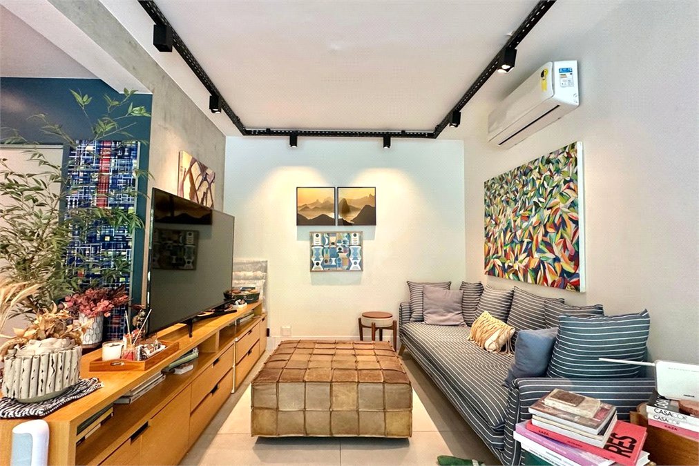Apartamento à venda com 3 quartos, sendo 1 suíte, em Lagoa, Rio de Janeiro, RJ