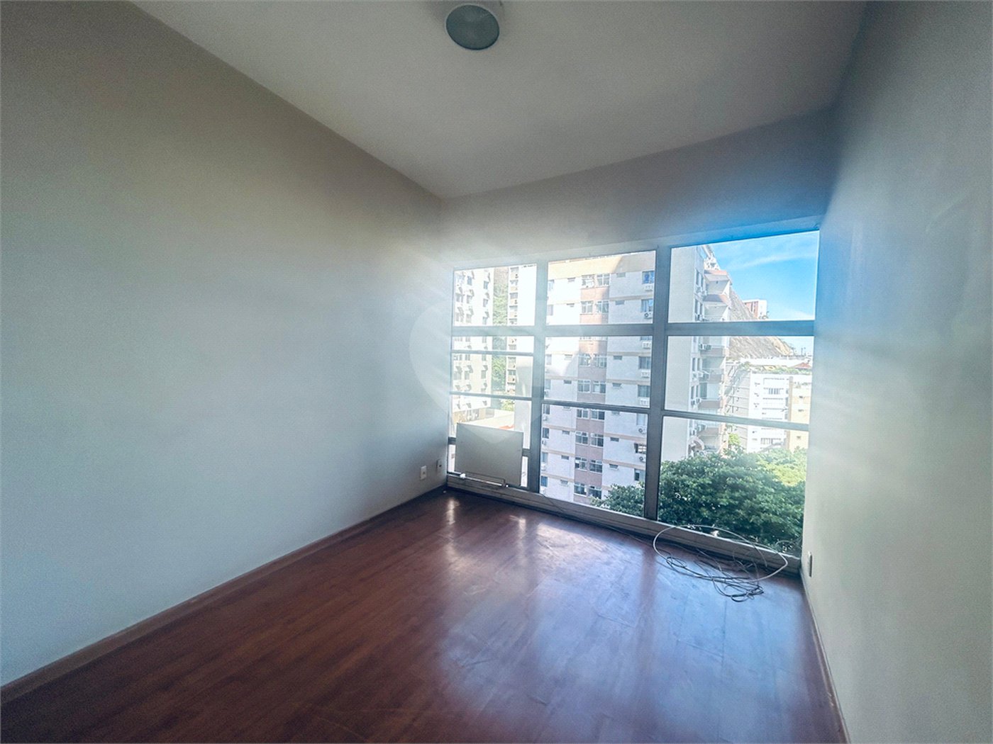 Apartamento à venda com 3 quartos, sendo 1 suíte, em Lagoa, Rio de Janeiro, RJ