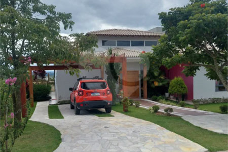 Casa à venda ou para alugar com 4 quartos, sendo 1 suíte, no condomínio Colinas de Inhandjara, Itupeva - SP