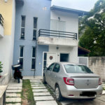 Casa à venda com 3 quartos, sendo 1 suíte, no condomínio New Village, Cotia - SP
