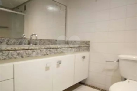 Apartamento à venda com 3 quartos, sendo 2 suítes,  em Paraíso do Morumbi, São Paulo, SP