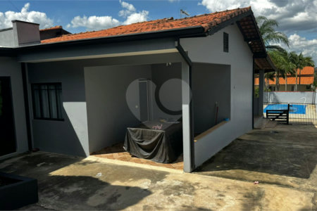 Casa à venda com 8 quartos, sendo 3 suítes,  no condomínio Terras de Santa Rosa, Salto - SP