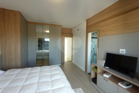 Casa à venda com 3 quartos, sendo 1 suíte, no condomínio Lago dos Ipês, Itapetininga - SP