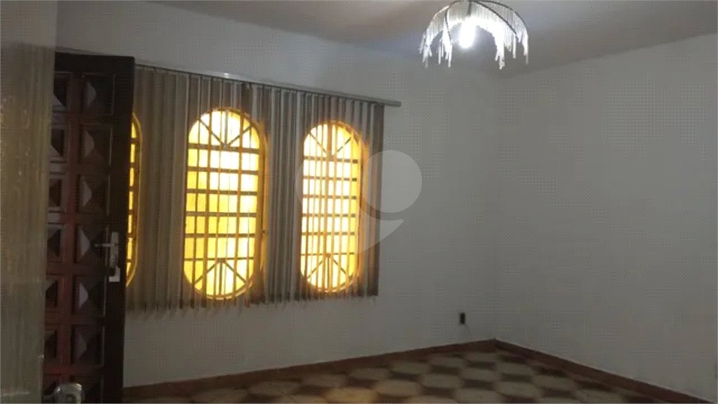 CASA A VENDA COM 125M², 2 DORMITÓRIOS, 1 BANHEIRO, 1 VAGA, TAUBATÉ/SP.