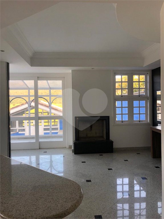 Casa à venda com 4 suítes no condomínio Osato, Atibaia - SP