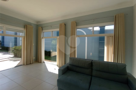 Casa à venda com 3 suítes em Vila Nastri, Itapetininga, SP