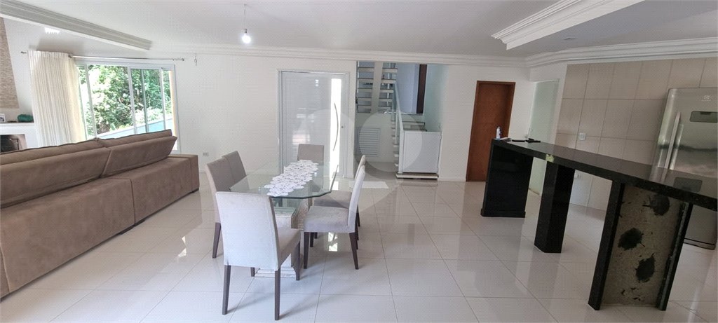Casa à venda com 4 quartos, sendo 2 suítes,  no condomínio Sausalito, Mairiporã - SP