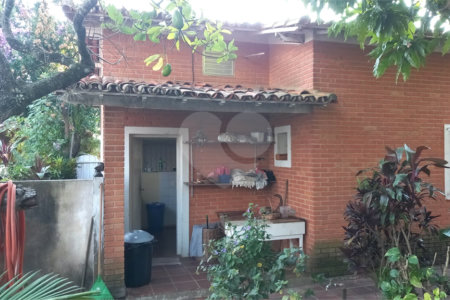 Casa à venda ou para alugar com 4 quartos, sendo 1 suíte, no Centro, Vinhedo, SP