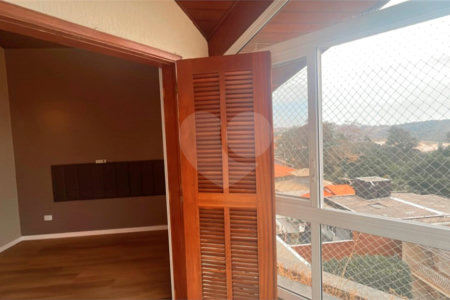 Sobrado à venda com 3 quartos, sendo 1 suíte, em Cidade Parquelandia, Mogi das Cruzes, SP