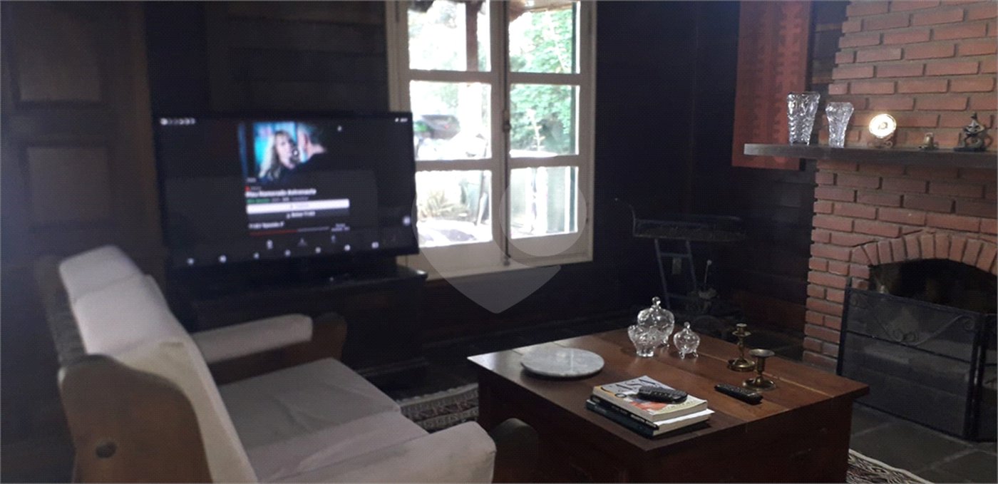 Casa à venda com 3 quartos, sendo 1 suíte, no condomínio Gleba II, Mairiporã - SP