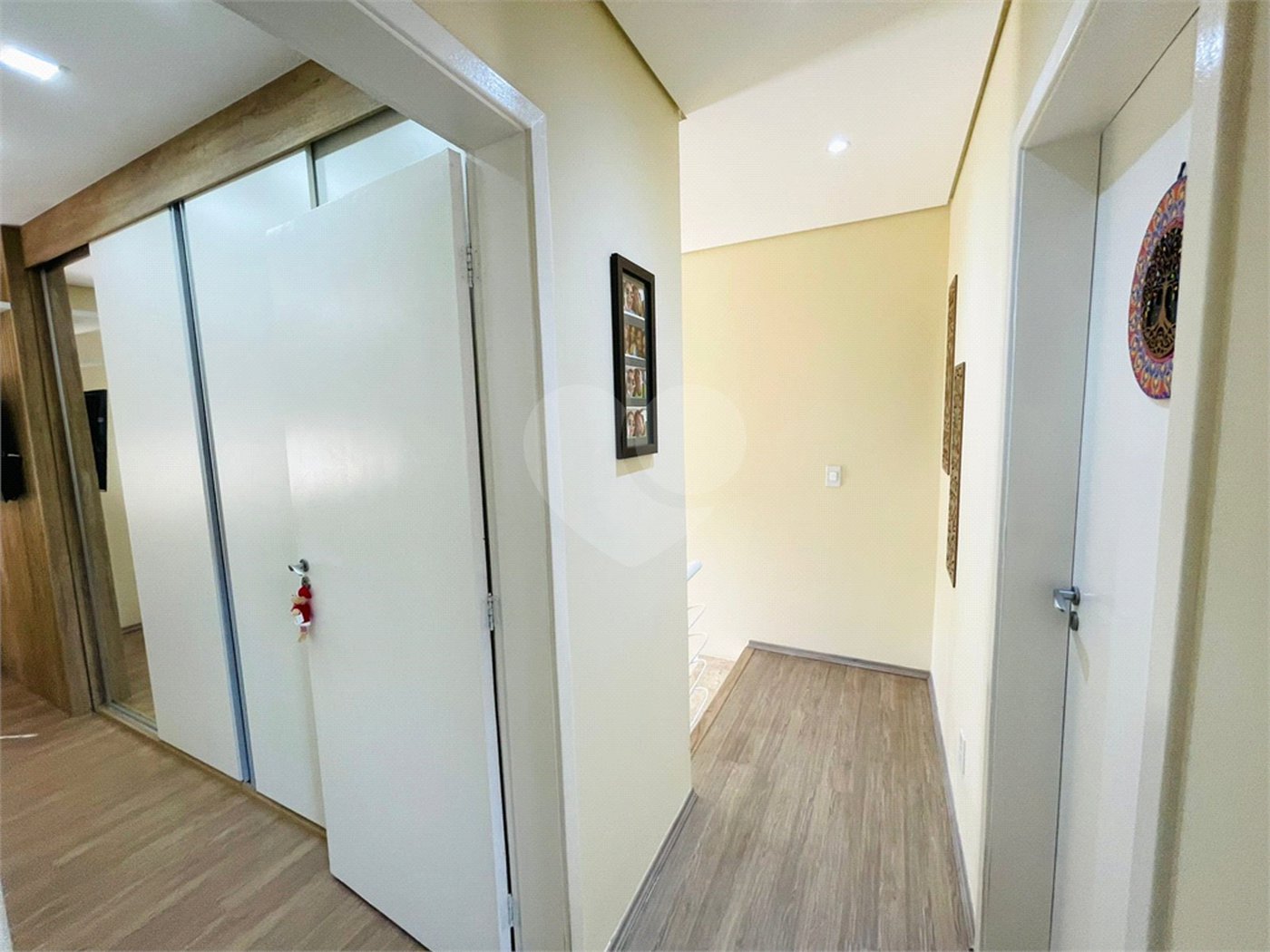 Casa à venda com 3 quartos, sendo 1 suíte, no condomínio Maggiori, Sorocaba - SP