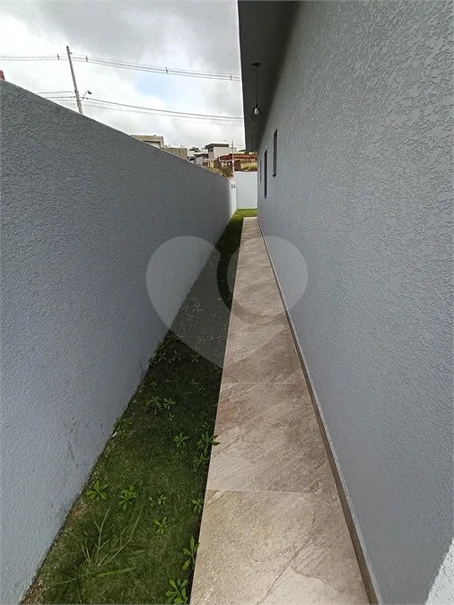 Casa à venda com 3 quartos, sendo 1 suíte, em Loteamento Parque Serras de Atibaia I, Atibaia, SP