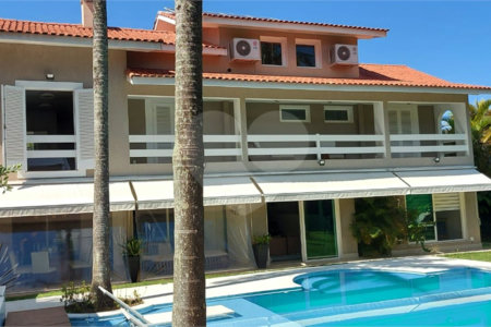 Casa à venda com 4 suítes em Alphaville, Santana de Parnaíba, SP