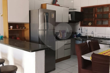 Casa à venda ou para alugar com 3 quartos, sendo 1 suíte, em Florida Mirim, Mongaguá, SP