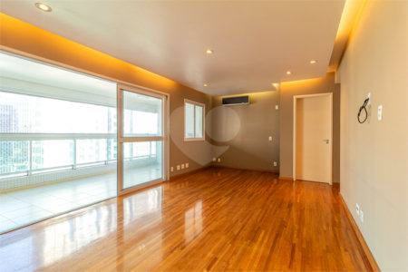 Apartamento à venda com 3 suítes em Brooklin, São Paulo, SP