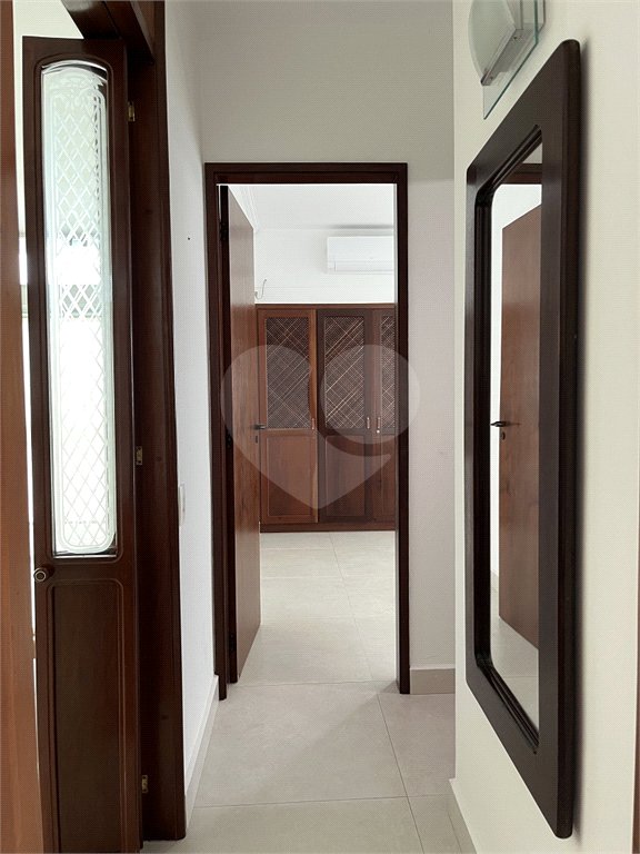 Apartamento à venda ou para alugar com 3 quartos, sendo 1 suíte, em Enseada, Guarujá, SP