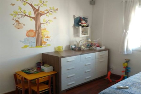Apartamento na Vila Nova Conceição de 100m2 com 2 dorms, 1 suíte , 3 banheiros, 2 vagas. Estuda permuta.