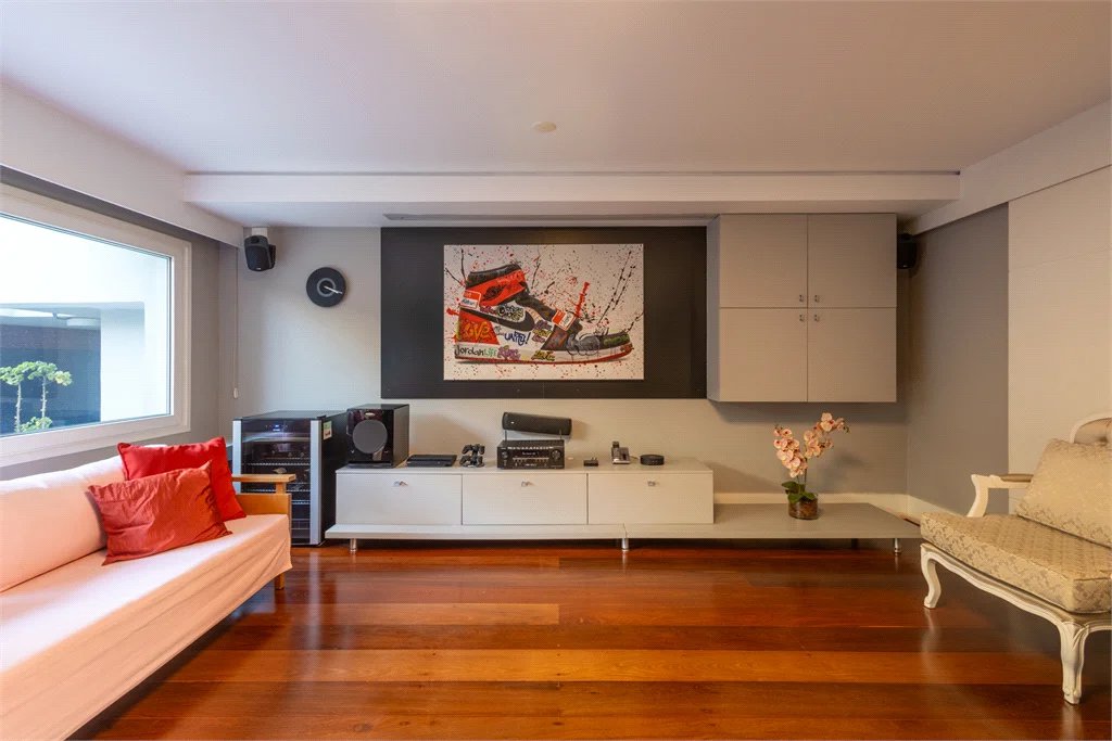 Casa à venda com 4 suítes em Jardim Guedala, São Paulo, SP