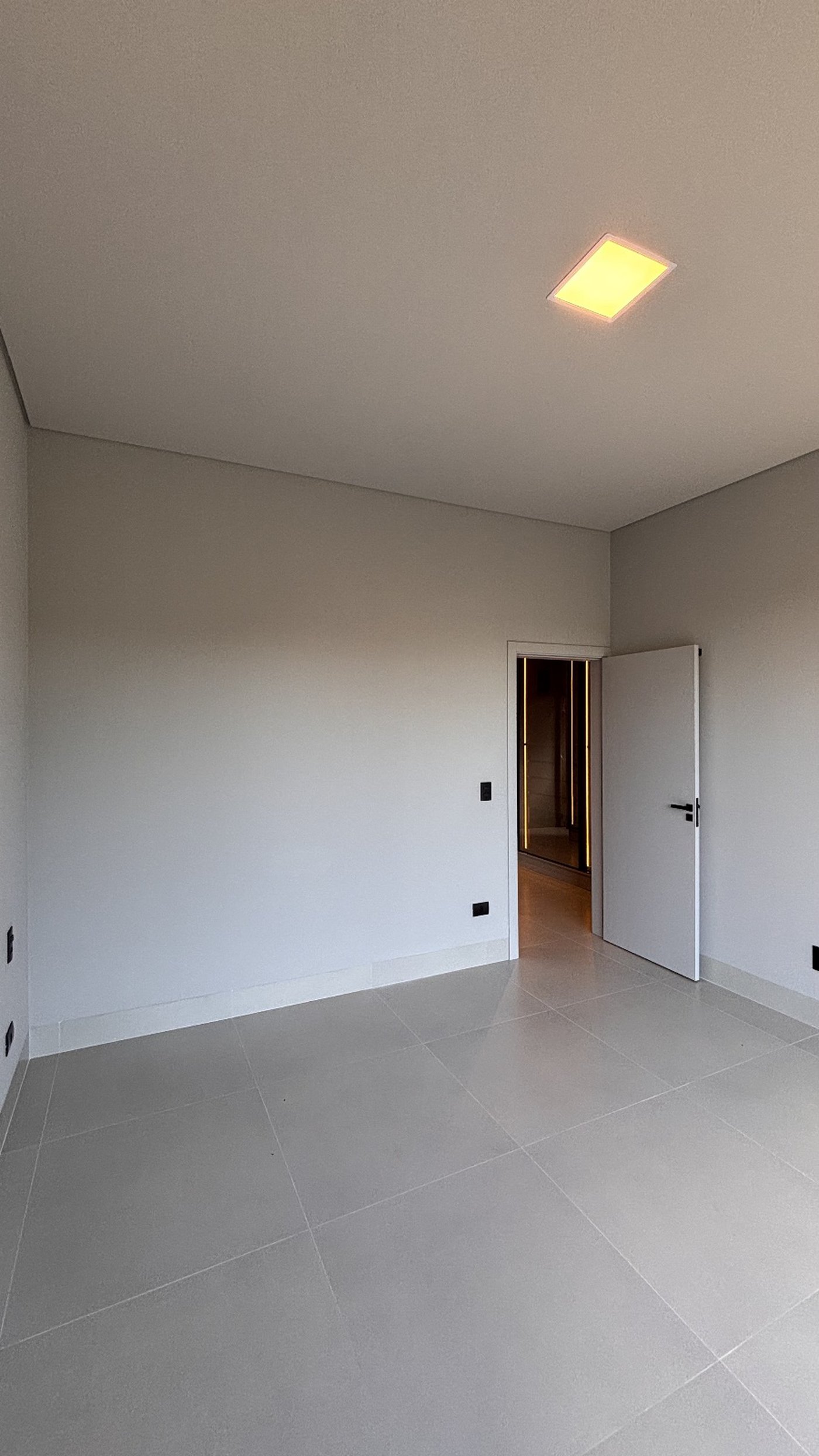 Casa à venda com 4 quartos, sendo 2 suítes, no condomínio Residencial Damha Belvedere, Presidente Prudente - SP