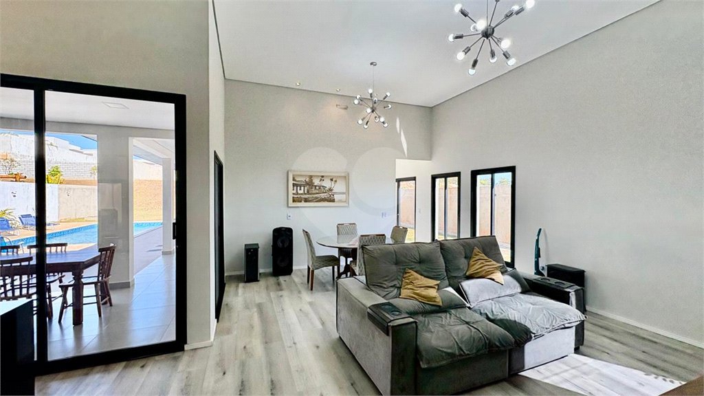 Casa à venda com 3 suítes no condomínio Village Ipanema 2, Araçoiaba da Serra - SP