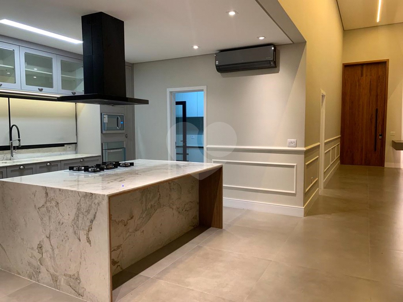 Casa à venda com 3 suítes no condomínio Residencial Granville, Atibaia - SP