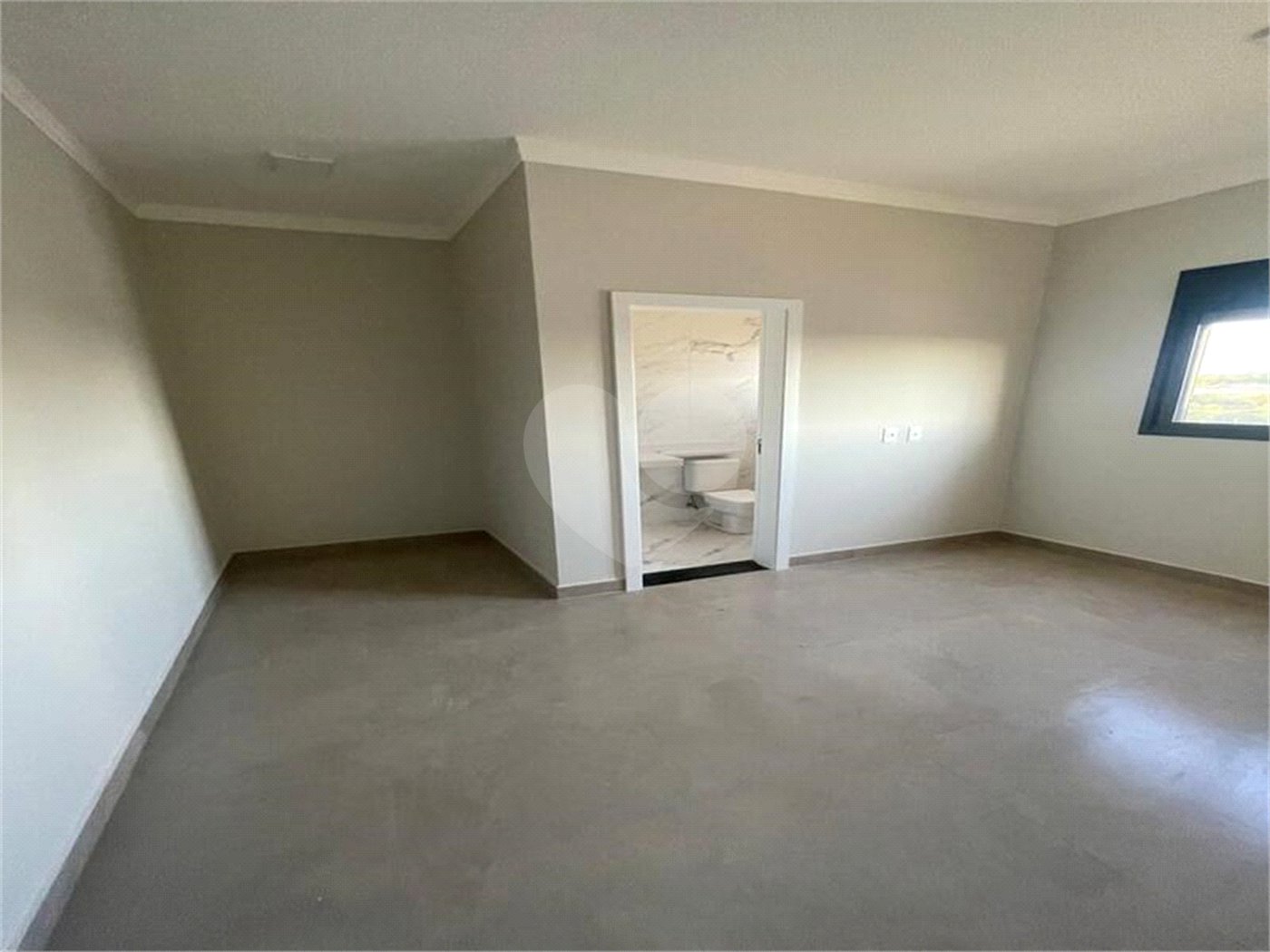Casa à venda com 3 quartos, sendo 1 suíte, no condomínio Vila Paraty, Indaiatuba - SP