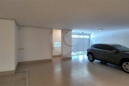 Sobrado à venda ou para alugar com 7 quartos, sendo 4 suítes,  em Cidade Jardim, São Paulo, SP