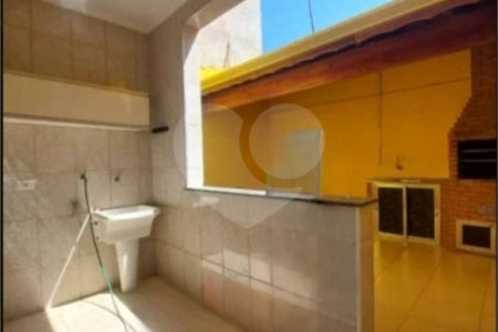 Sobrado à venda com 3 quartos, sendo 1 suíte, em Vila Piauí, São Paulo, SP