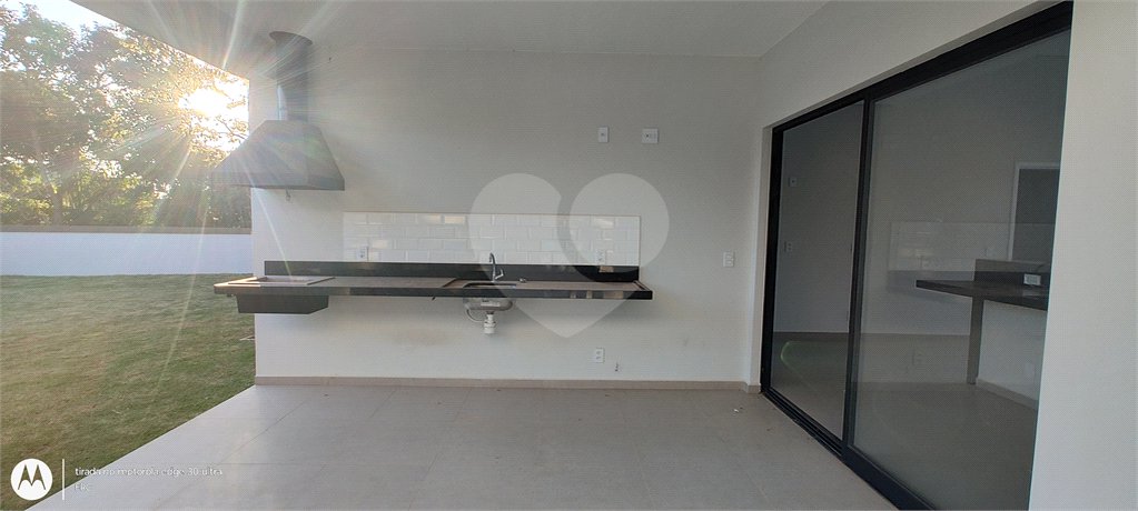 Casa à venda com 3 suítes no condomínio Reserva Ybyra, Atibaia - SP