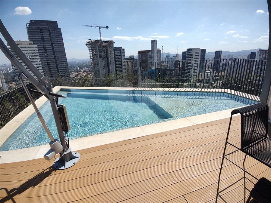 Apartamento à venda ou para alugar com 1 suíte em Jardim das Bandeiras, São Paulo, SP