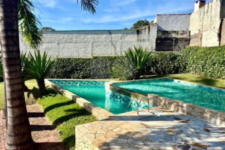 Casa à venda com 3 quartos, sendo 1 suíte, no condomínio Residencial Rio Preto Village, Atibaia - SP
