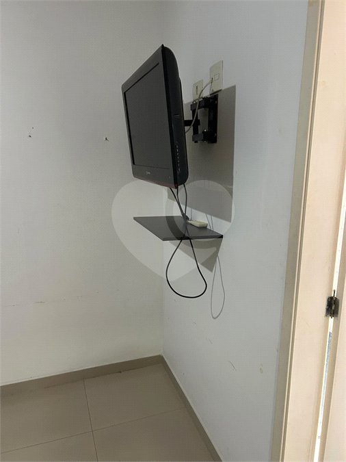 Casa à venda com 3 quartos, sendo 1 suíte,  no condomínio Village St. Louis, São Paulo - SP