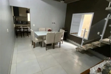 Sobrado à venda com 5 quartos em Santa Maria, Osasco, SP