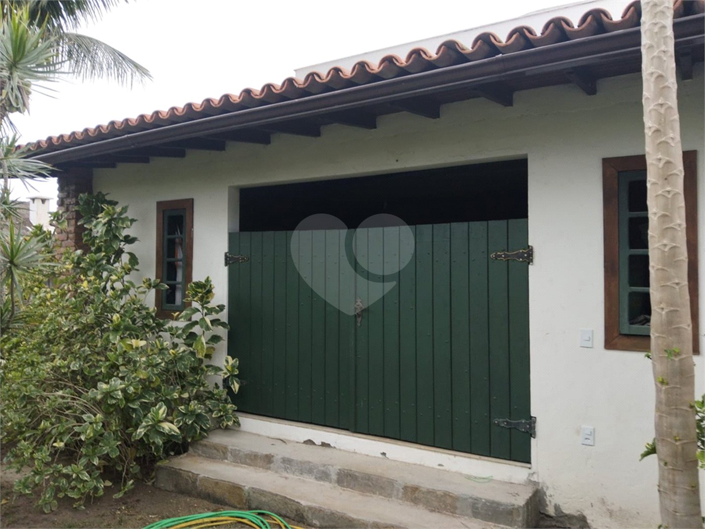 Casa em condomínio à venda com 3 quartos, sendo 2 suítes, em Portinho, Cabo Frio, RJ