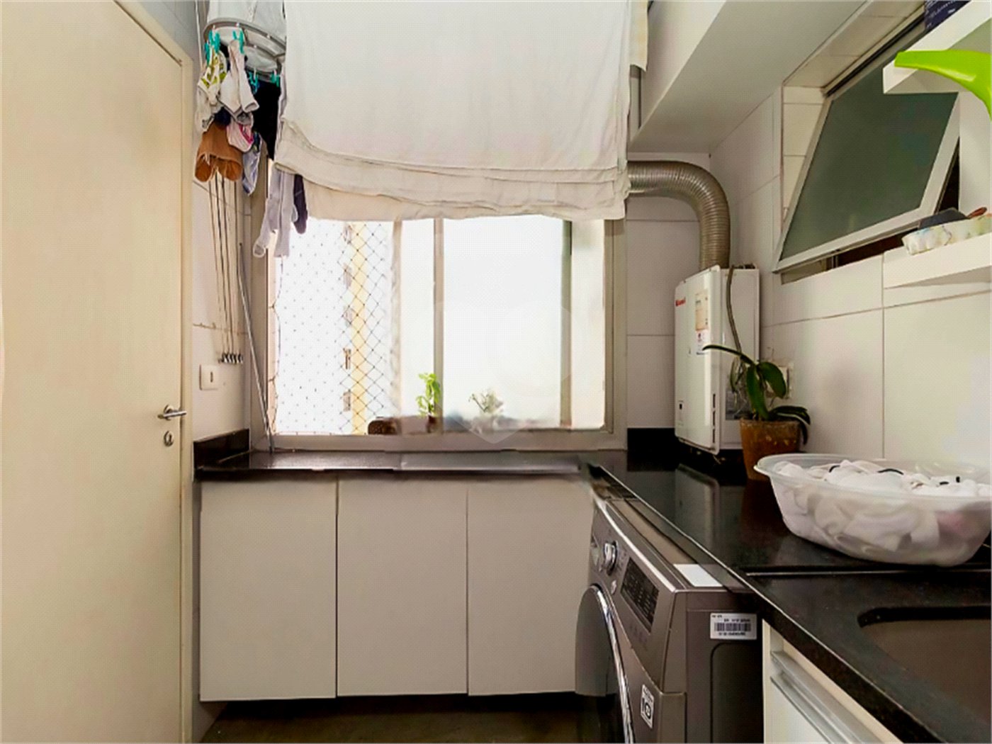 Apartamento à venda com 3 quartos, sendo 2 suítes,  em Pinheiros, São Paulo, SP