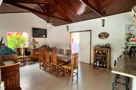 Casa à venda com 3 quartos, sendo 1 suíte, no condomínio Portal do Sabiá, Araçoiaba da Serra - SP