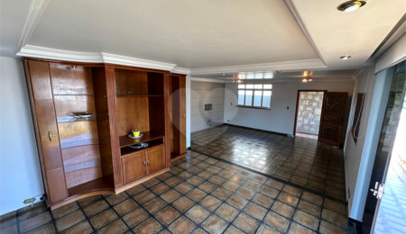 Casa à venda com 3 quartos, sendo 1 suíte,  em Bosque da Saúde, São Paulo, SP
