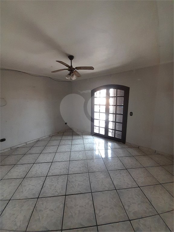 Casa para alugar com 4 quartos, sendo 3 suítes, em Alvinópolis, Atibaia, SP