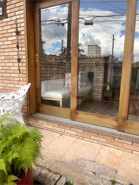 Sobrado à venda com 4 quartos, sendo 1 suíte,  em Jardim Leonor Mendes de Barros, São Paulo, SP