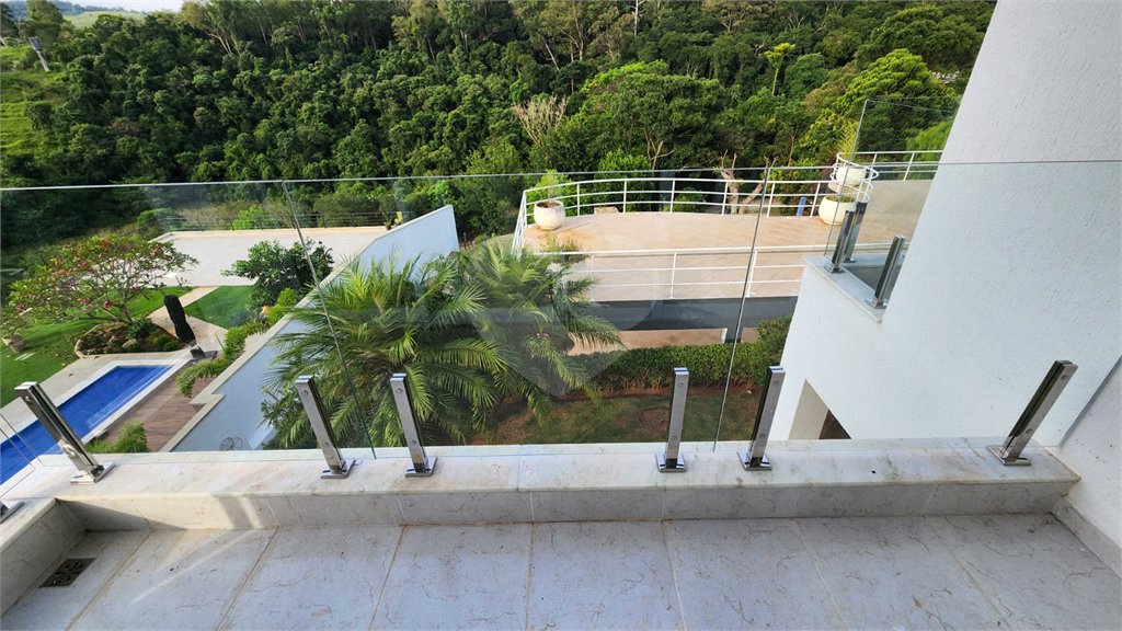 Casa à venda com 5 quartos, sendo 2 suítes, no condomínio Residencial Jardim Primavera, Louveira - SP