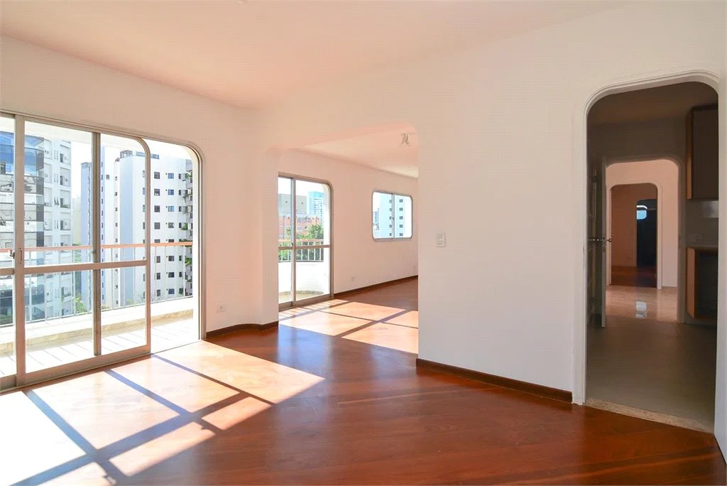 Apartamento à venda com 4 quartos, sendo 2 suítes, em Brooklin Paulista, São Paulo, SP