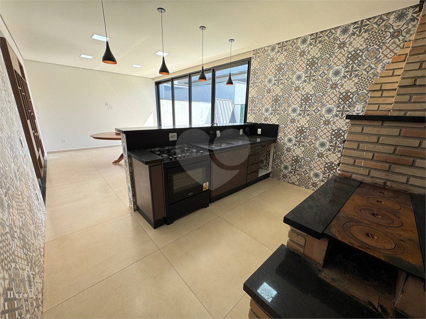 Casa à venda com 5 quartos, sendo 4 suítes, no condomínio Golden Ville, Itapetininga - SP