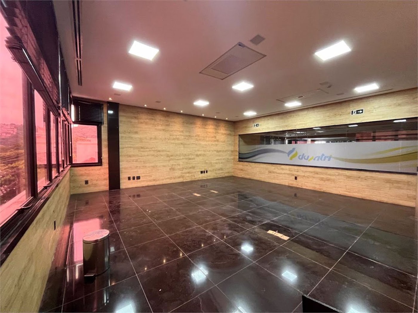Prédio Corporativo em Santos | 4 Pavimentos | Galpão com Pé-Direito Duplo | Estrutura para +200 Pessoas | Compra Ou Locação