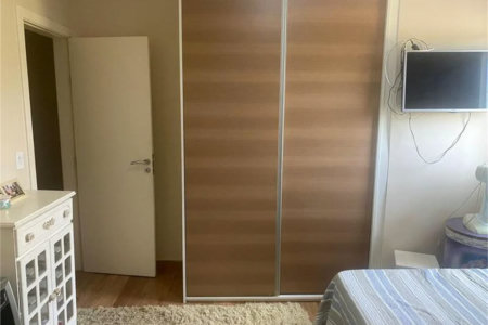 Casa à venda com 4 quartos, sendo 2 suítes, em Jardim Samara, São Paulo, SP