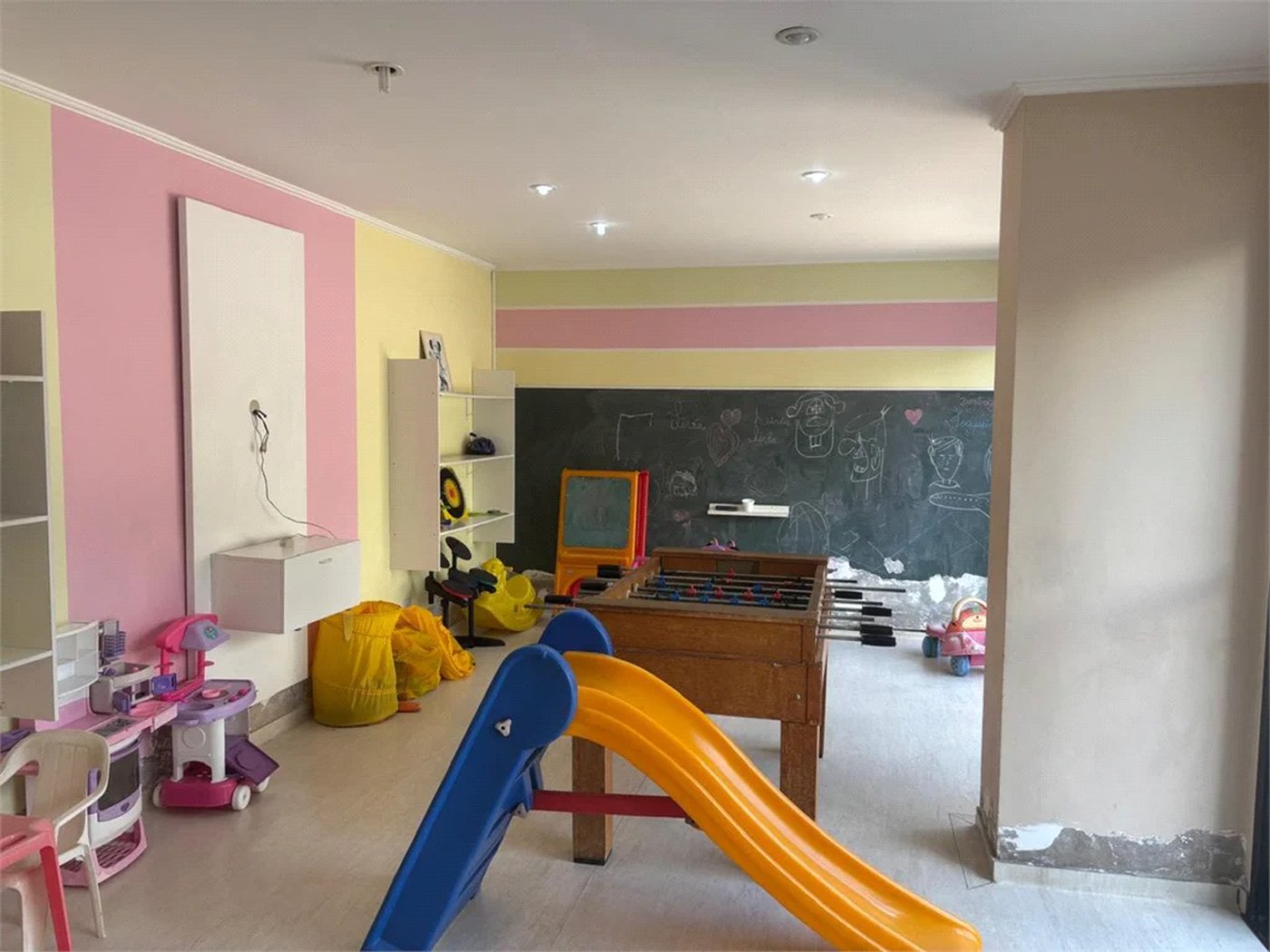 Apartamento à venda com 4 quartos, sendo 1 suíte,  em Vila Andrade, São Paulo, SP