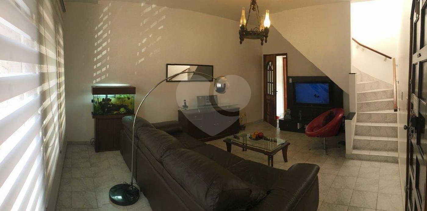 Casa à venda com 3 quartos, sendo 1 suíte, em Santana, São Paulo, SP