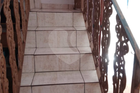 Sobrado à venda com 4 quartos, sendo 1 suíte, em Jardim Marisa, São Paulo, SP