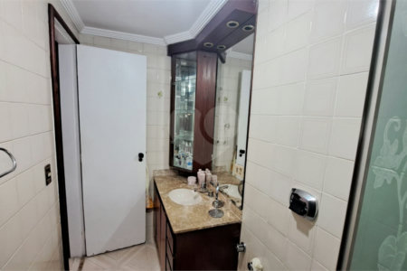 Apartamento à venda com 3 quartos, sendo 1 suíte, em Vila Mariana, São Paulo, SP