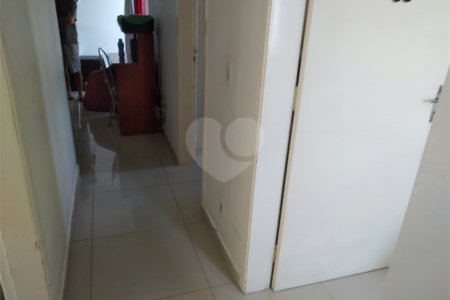 Apartamento à venda com 3 quartos, sendo 1 suíte, em Parque Santana, Mogi das Cruzes, SP