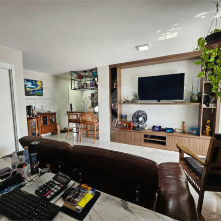 Apartamento à venda com 2 suítes em Vila Anastácio, São Paulo, SP